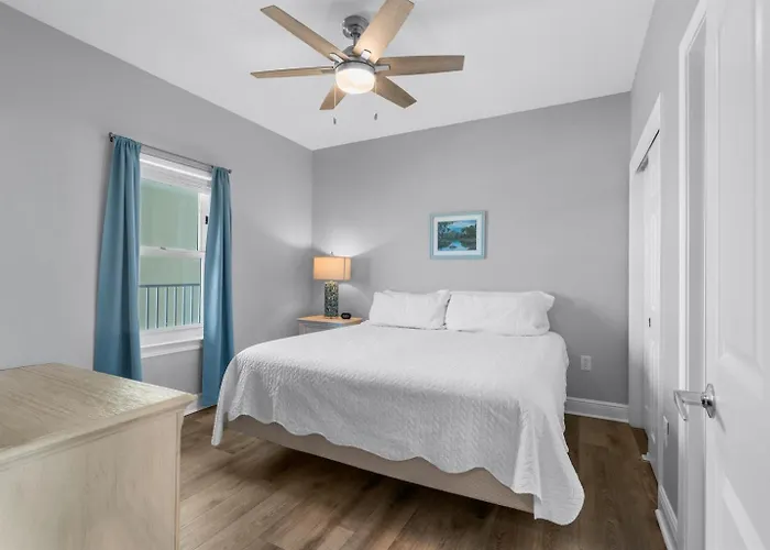 Crystal Shores West Beachfront 2 Bed Indooroutdoor Pool Free Daily Activities