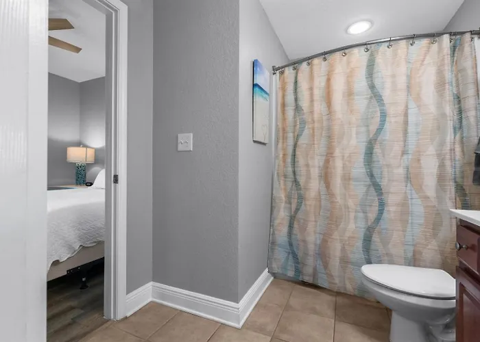 Crystal Shores West Beachfront 2 Bed Indooroutdoor Pool Free Daily Activities Apartment *