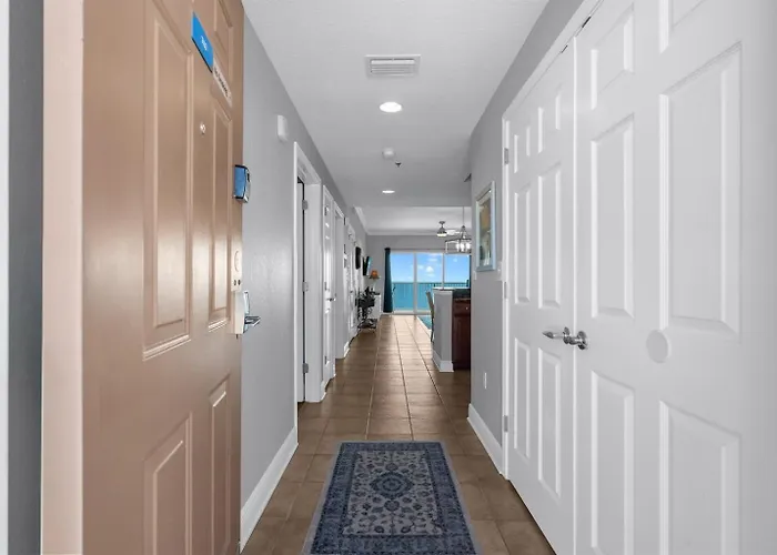 Crystal Shores West Beachfront 2 Bed Indooroutdoor Pool Free Daily Activities Apartment