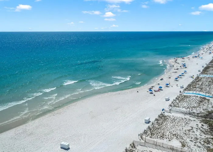 Apartment Crystal Shores West Beachfront 2 Bed Indooroutdoor Pool Free Daily Activities